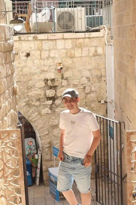 עומר בסמטאות ירושלים
